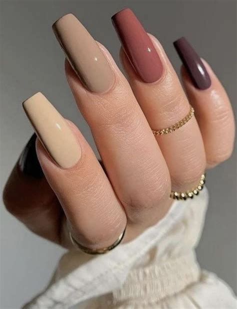 Uñas acrílicas en color nude: las tonalidades que son。